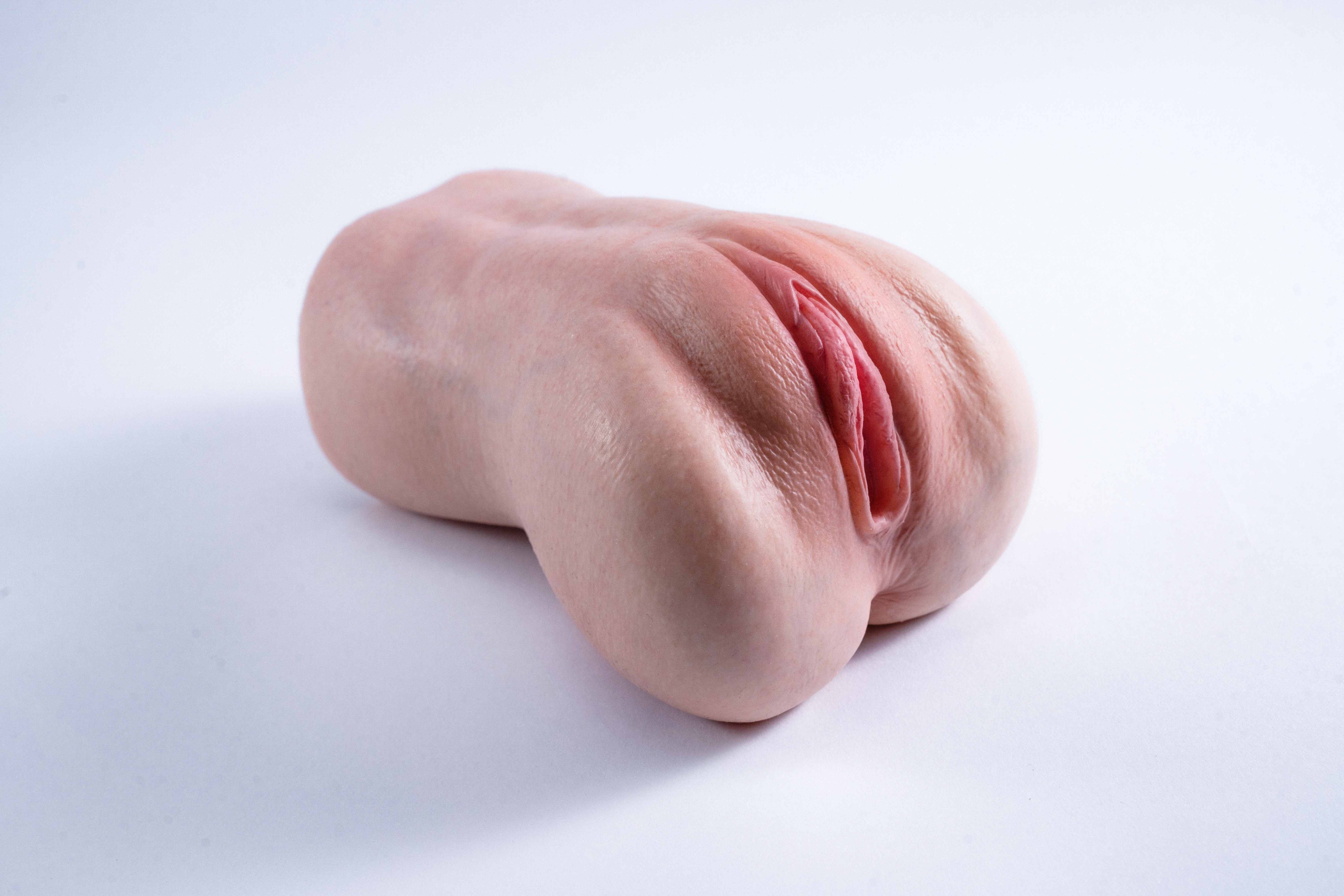 Free Shipping | 1 kg / 2.2 lb Medical‑Grade Silicone Handheld Male Masturbator — Ultra‑Soft Realistic Skin Texture, Travel & Home Friendly