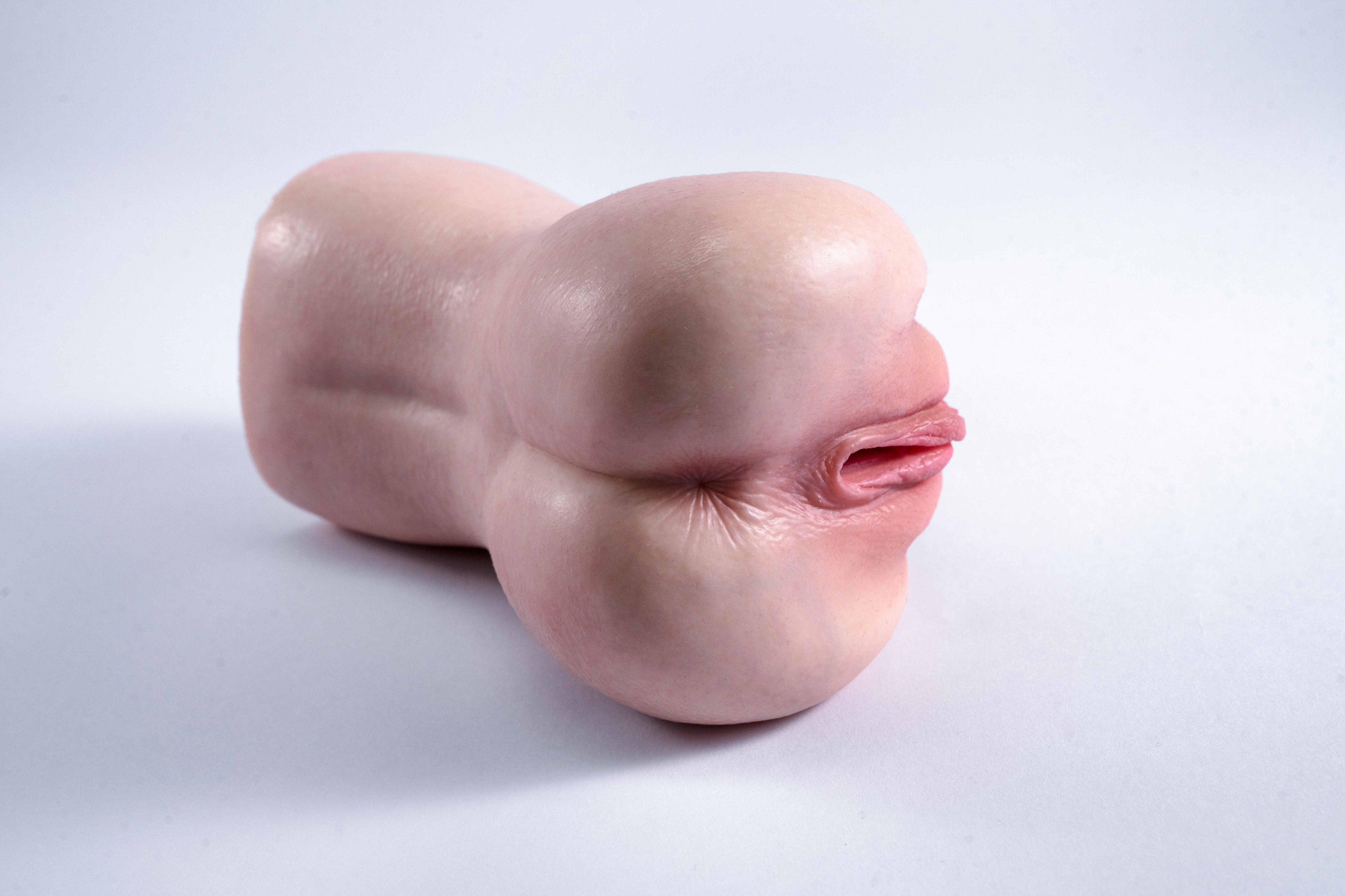 Free Shipping | 1 kg / 2.2 lb Medical‑Grade Silicone Handheld Male Masturbator — Ultra‑Soft Realistic Skin Texture, Travel & Home Friendly