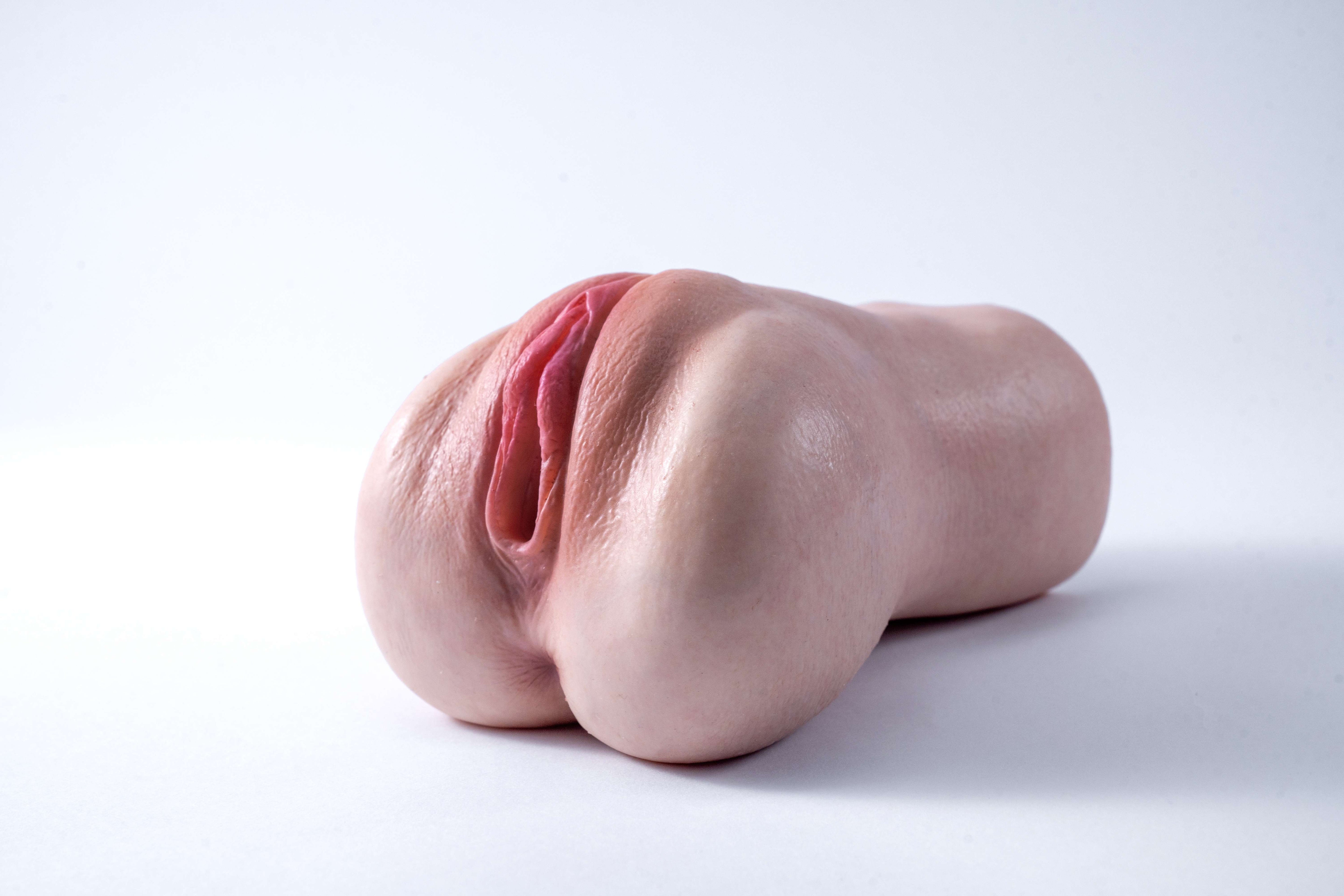 Free Shipping | 1 kg / 2.2 lb Medical‑Grade Silicone Handheld Male Masturbator — Ultra‑Soft Realistic Skin Texture, Travel & Home Friendly