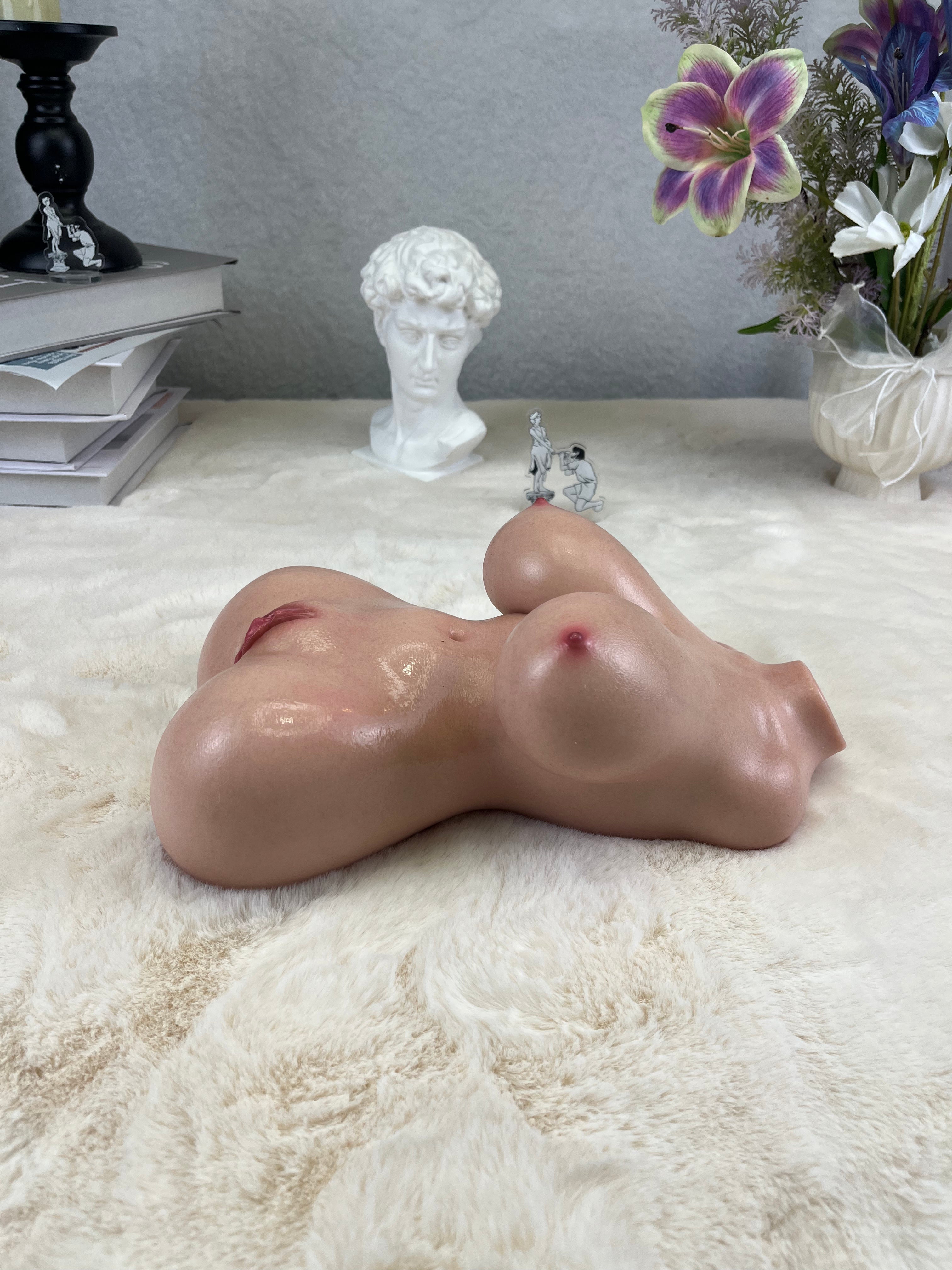 Free Shipping丨2.8kg/6.2lb Platinum Silicone 3-in-1 Mini Half Body Model with Dual Channels & Full Bust – Ultra-Realistic Skin Texture