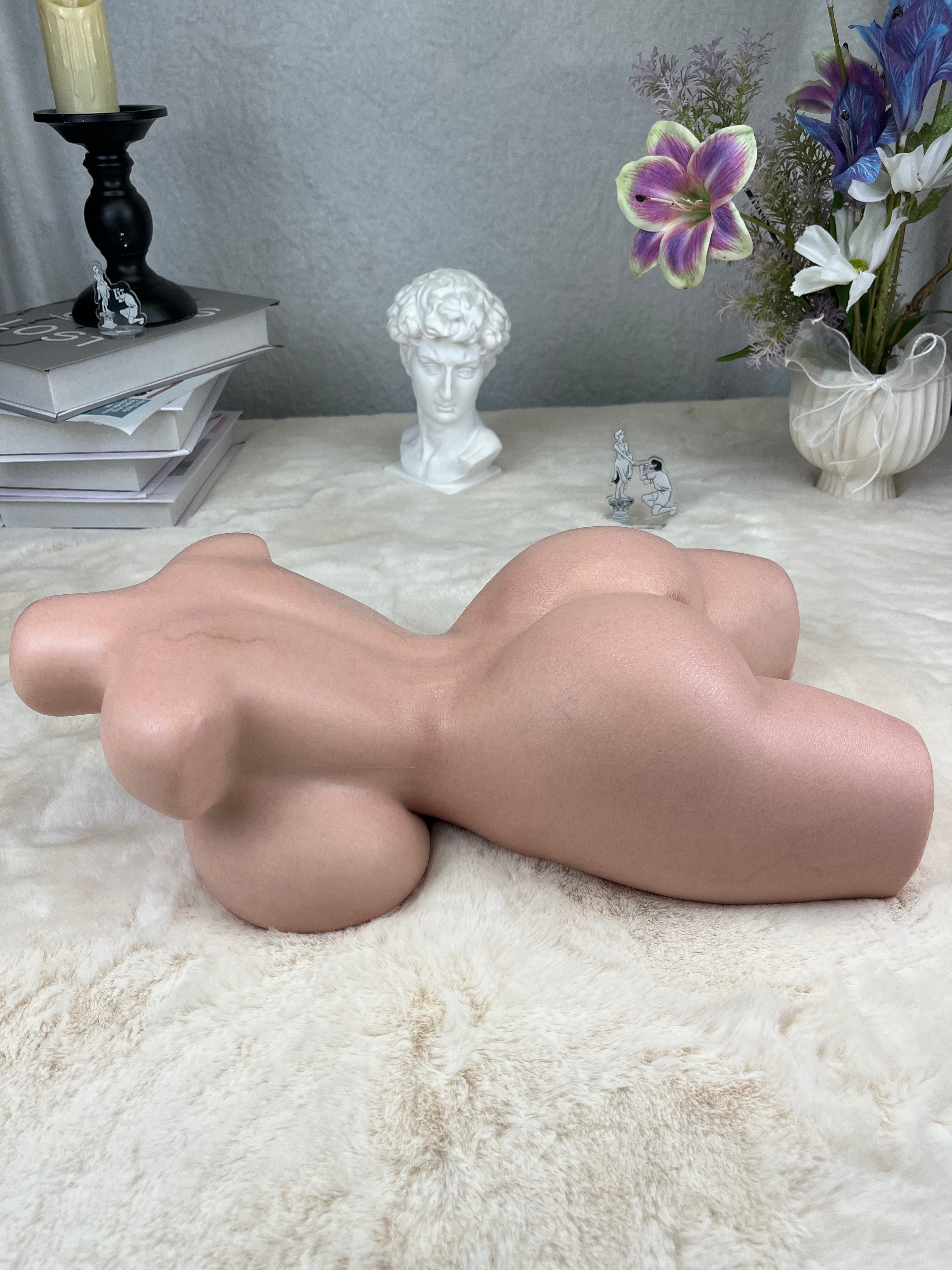Free Shipping丨7.1kg/15.7lb Platinum Silicone 3-in-1 Scaled Half Body Model with Full Bust & Dual Channels – Ultra-Realistic Skin Texture