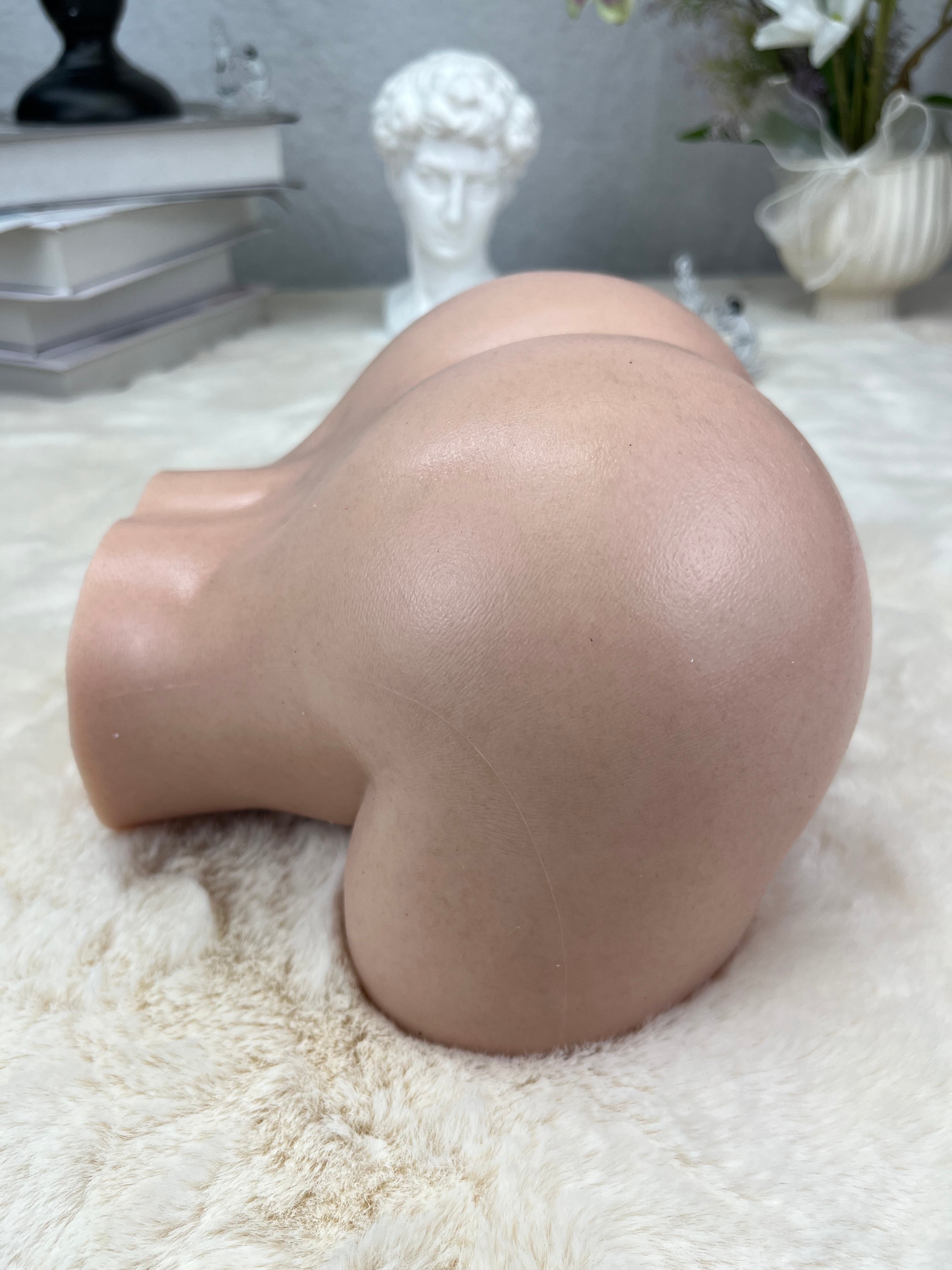 Free Shipping丨3.9kg/8.6lb Platinum Silicone Butt Model with Dual Openings – Ultra-Realistic Skin Texture, Compact & Discreet